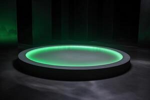 un' circolare piattaforma podio con verde neon leggero su buio sfondo. ai generato foto