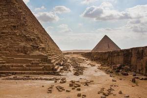 la grande piramide sull'altopiano di giza foto