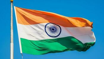 agitando indiano bandiera simboleggia patriottismo, orgoglio, e la libertà all'aperto generato di ai foto