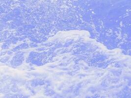 astratto blu nuoto piscina acqua sfondo e sole leggero foto