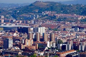 paesaggio urbano della città di bilbao spagna foto