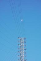 torre di trasmissione di energia elettrica foto