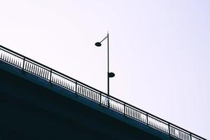 architettura del ponte nella città di bilbao in spagna foto