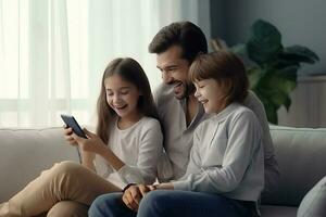 famiglia ridendo mentre seduta nel davanti di tv papà hold telefono. ai generato foto