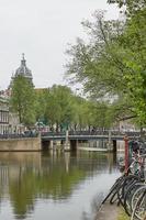 la chiesa di san nicola è un punto di riferimento di amsterdam nei Paesi Bassi