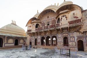 palazzo di città a karauli, rajasthan, india foto