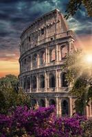 il colosseo il monumento più famoso di roma foto