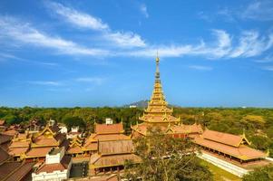 vista sul palazzo di mandalay di mandalay myanmar birmania foto