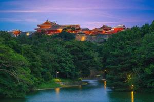 il castello di shuri è un ryukyuan gusuku a shuri a okinawa in giappone foto