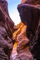 scogliere di arenaria colorate del canyon rosso israele
