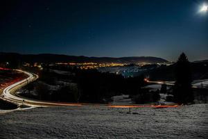 panorama notturno di asiago foto