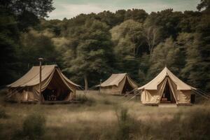 lusso campeggio natura foresta vacanza tela leggero viaggio tenda glamping. generativo ai. foto