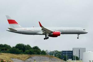 jetmagic boeing 757-200 9h-avm passeggeri aereo atterraggio a liegi aeroporto foto