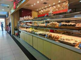 samarinda kalimantan timor, Indonesia 05 luglio 2023. Visualizza di Pasticcino negozio vendita pane nel supermercato foto