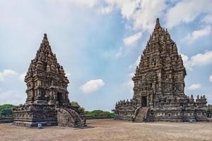 tempio di prambanan nel centro di java indonesia