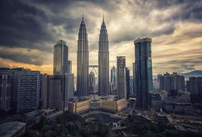 Kuala Lumpur città al tramonto foto