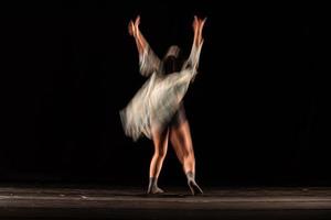 il movimento astratto della danza foto