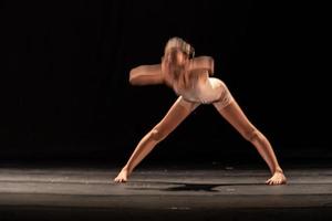 il movimento astratto della danza foto