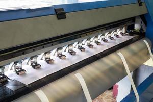 grande stampante a getto d'inchiostro vinile luce del sole foto