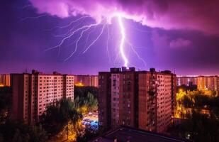 fulmine tempesta al di sopra di città nel blu leggero creato con generativo ai tecnologia. foto