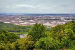 vista della pianura padana dalle colline del monferrato
