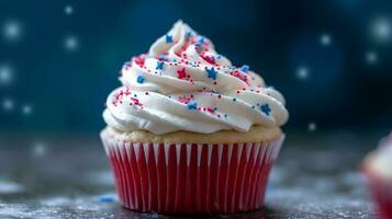 un' meravigliosamente decorato rosso, bianca, e blu cupcake, ornato con stelle e strisce, simboleggiante il celebrazione di indipendenza giorno, ai generativo foto