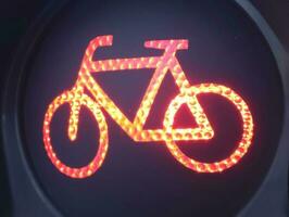 semaforo verde e rosso per pedoni e biciclette foto