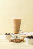 tè al latte di taiwan con bollicine foto