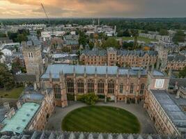 aereo Visualizza al di sopra di il città di Oxford con Oxford Università. foto