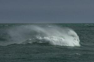 onde nel il oceano, patagonia foto