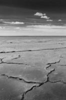 rotto suolo nel il letto di un' sale il mio, la pampa, argentina foto