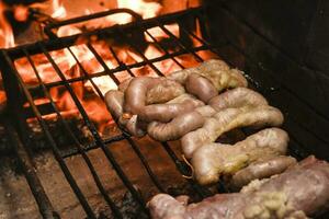 mucca viscere presentata su un' griglia. argentino tradizionale cucina. foto