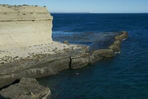 scogliere paesaggio nel penisola Valdes, unesco mondo eredità luogo, chubut Provincia, patagonia, argentina. foto