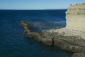 scogliere paesaggio nel penisola Valdes, unesco mondo eredità luogo, chubut Provincia, patagonia, argentina. foto