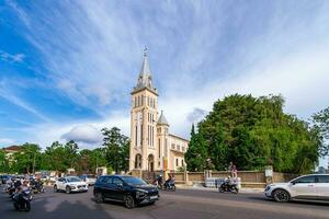 da lat, viet nam - 3 giugno 2023 Cattedrale pollo. Questo è un' famoso antico architettura nel da lat città, Vietnam. foto