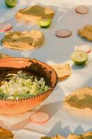 nel Messico, il vivace rosso Pozole è un' delizioso tradizionale comfort cibo foto