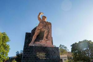 pipila statua, guanajuato storico punto di riferimento, arte contro un' panoramico cielo, simbolo di messicano eredità foto