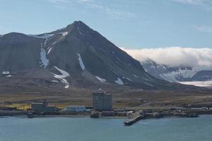 la città di ny alesund nelle svalbard, norvegia foto