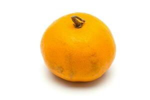 arancia isolato. shantang arancia su bianca. shantang birmano arancia su bianca sfondo. foto