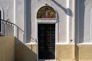 una chiesa nella città di kos in grecia foto