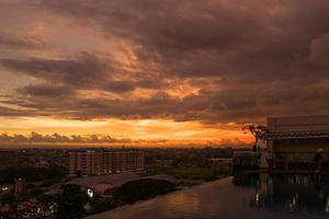 vista su Yogyakarta al tramonto foto