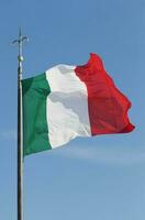 italiano bandiera agitando foto