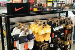 Samut prakan, Tailandia - luglio 2 2023 vario modello di Nike sandali nel il scarpa negozio. foto