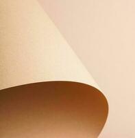 colorato sfondo a partire dal Marrone carta con ombra. astratto geometrico foto