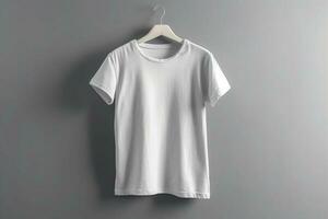 pulito e minimalista, 3d vuoto bianca maglietta modello su leggero grigio sfondo, 3d rendere ai generato foto