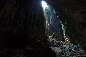 tour delle grotte oscure alle grotte di batu a kuala lumpur foto