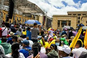 bogotà, Colombia, giugno 2023, tranquillo, calmo protesta marce contro il governo di gustavo petro chiamato la marcha de la maioria foto