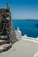 il bellissimo architettura di il città nel santorini isola foto