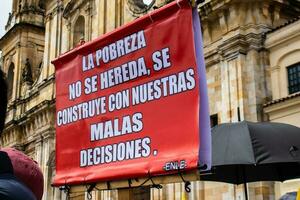 bogotà, Colombia, giugno 2023, tranquillo, calmo protesta marce contro il governo di gustavo petro chiamato la marcha de la maioria foto