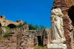 antico rovine di il Casa di il vestale vergini a il romano Forum nel Roma foto